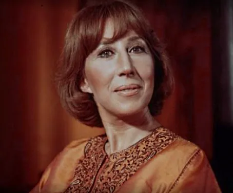 Cora Vaucaire